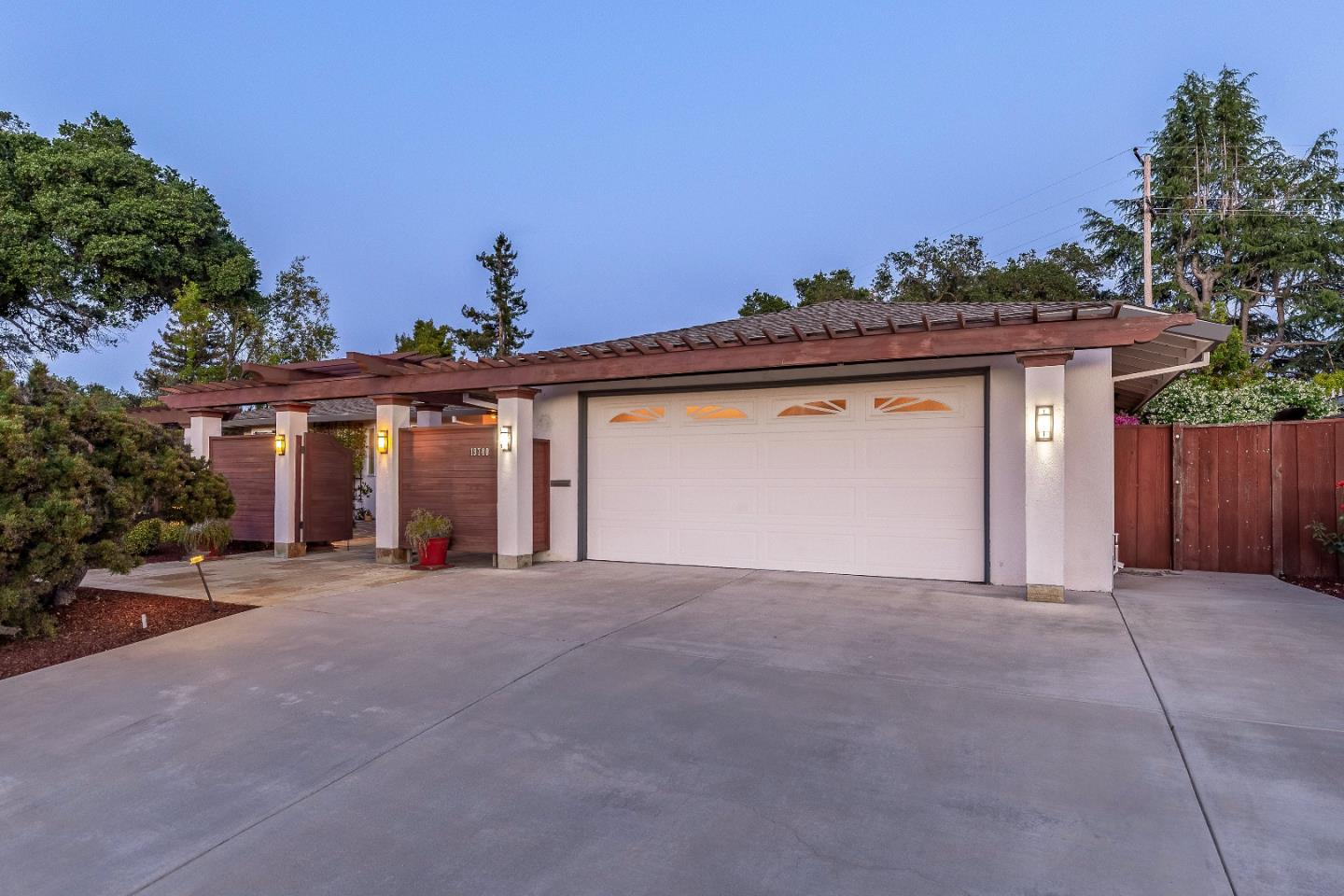 19740 GLEN BRAE