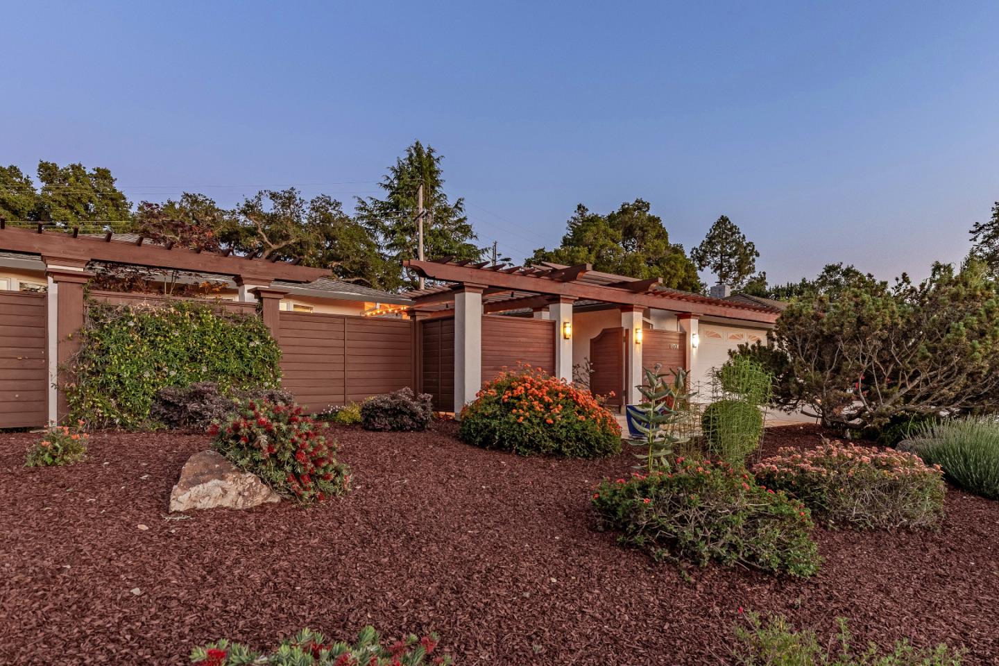 19740 GLEN BRAE