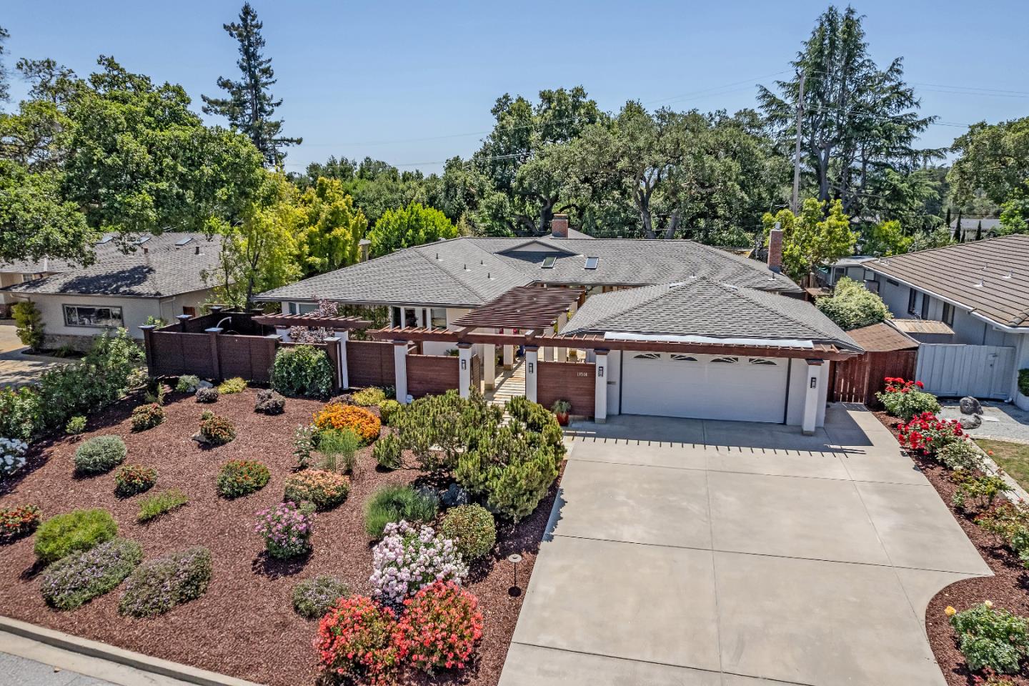 19740 GLEN BRAE