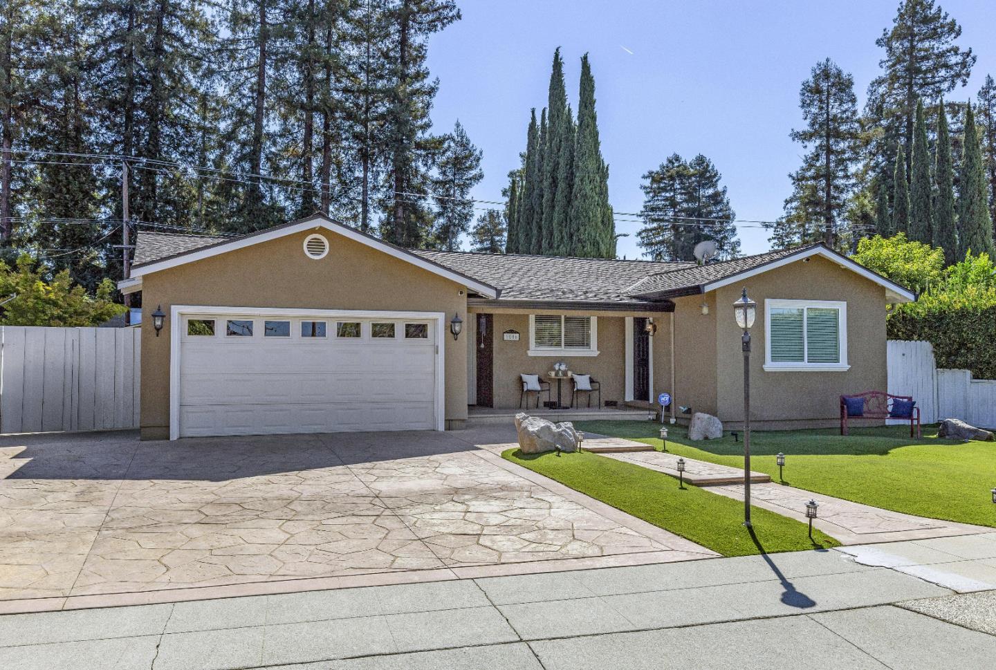 1006 ALMARIDA Drive