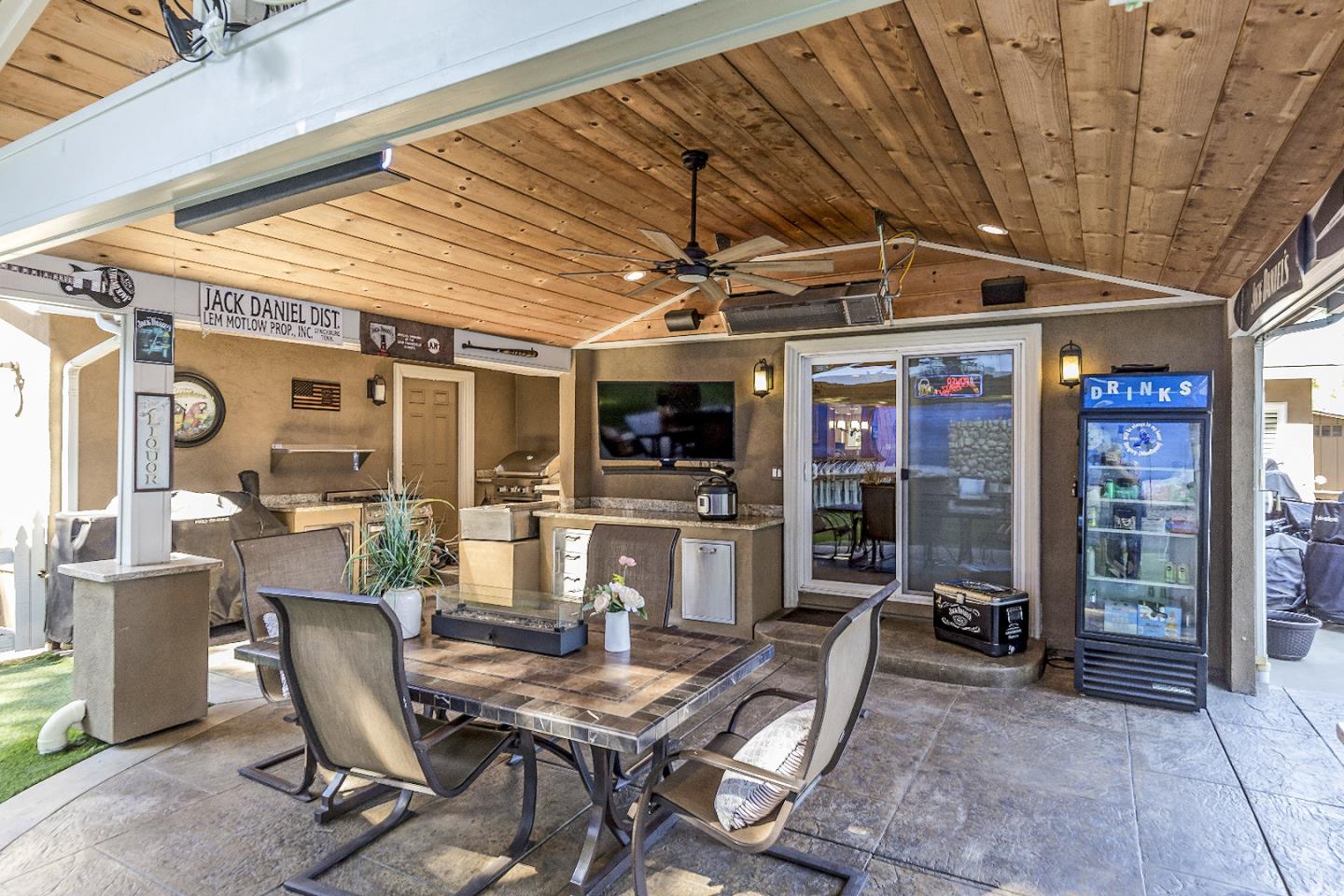 1006 ALMARIDA Drive