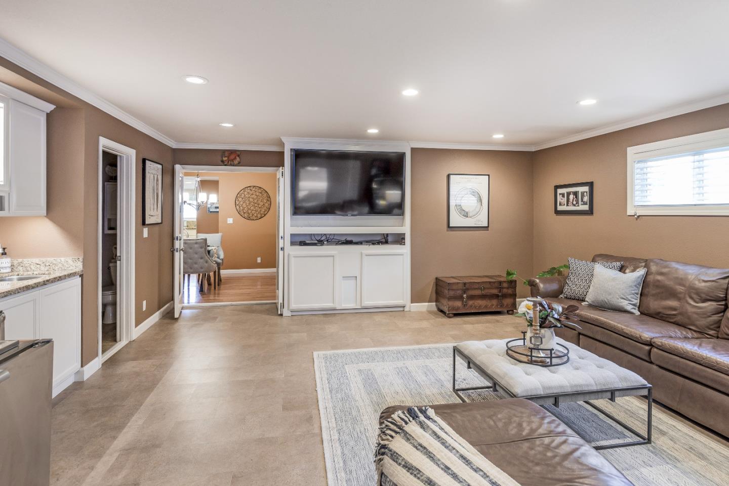 1006 ALMARIDA Drive