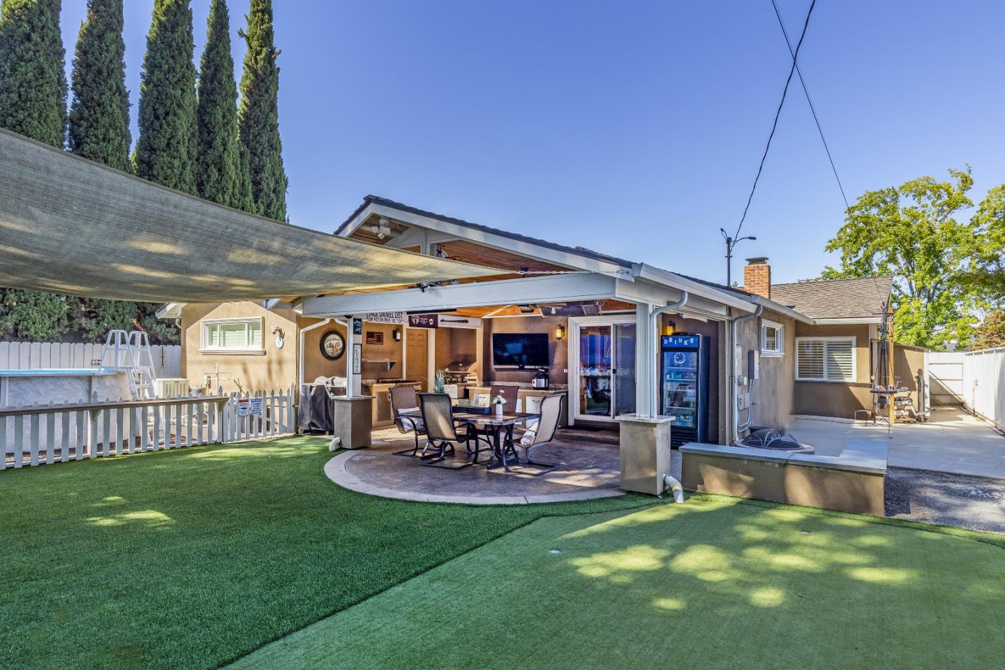 1006 ALMARIDA Drive