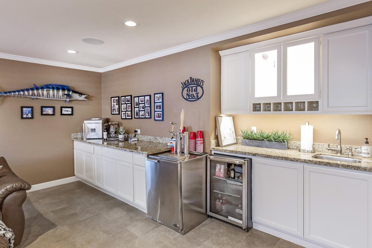 1006 ALMARIDA Drive