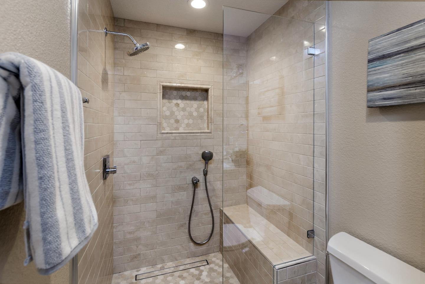 1006 ALMARIDA Drive