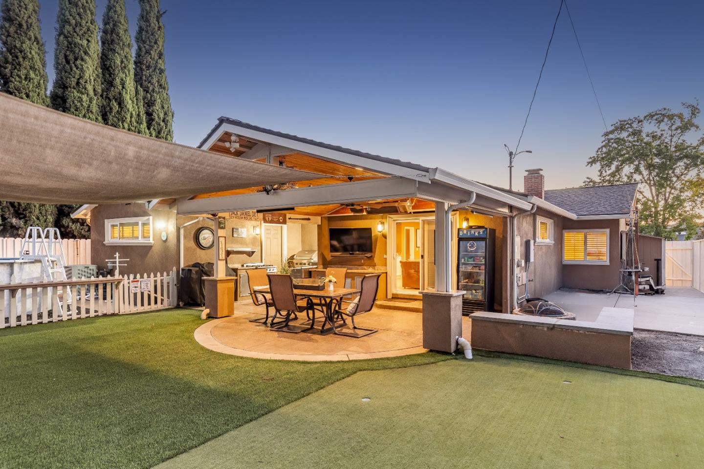 1006 ALMARIDA Drive