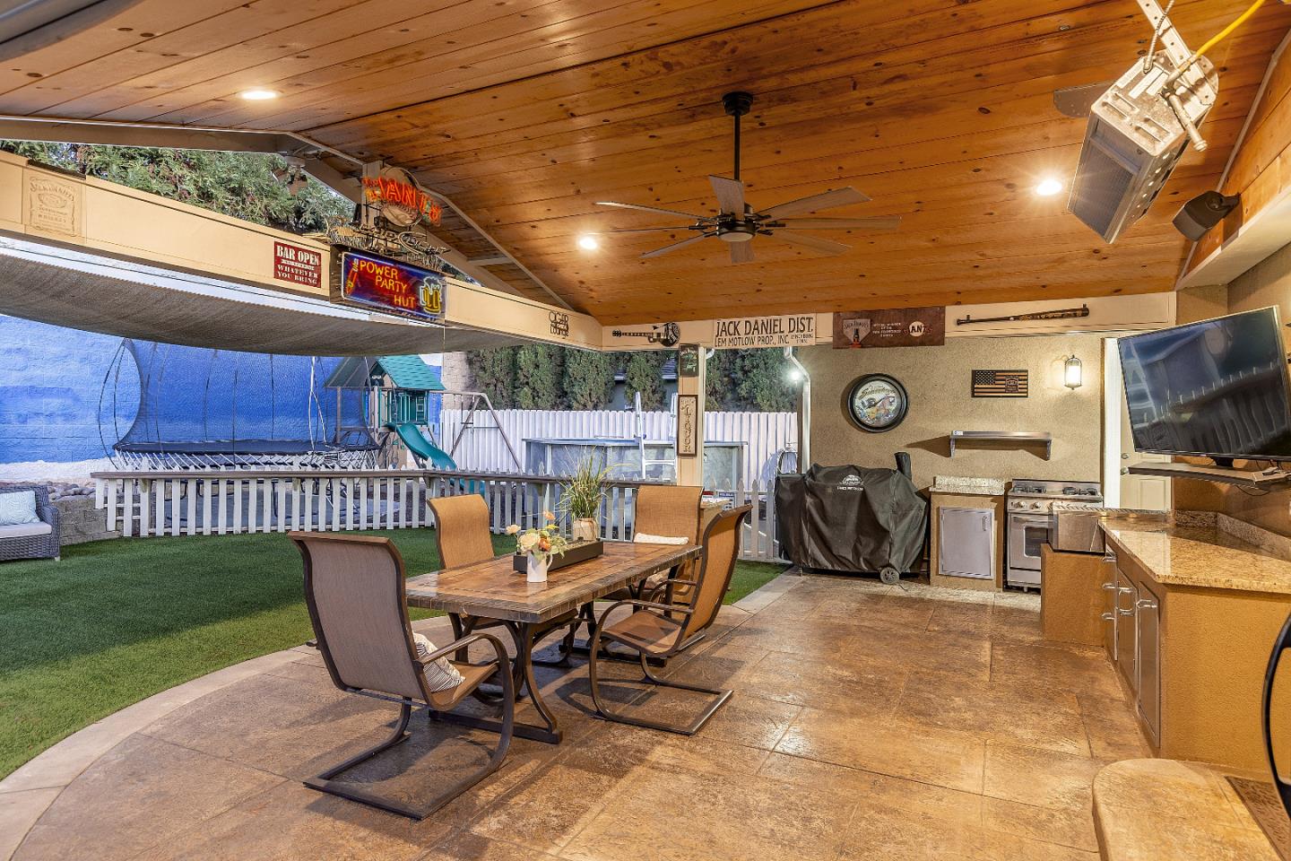 1006 ALMARIDA Drive