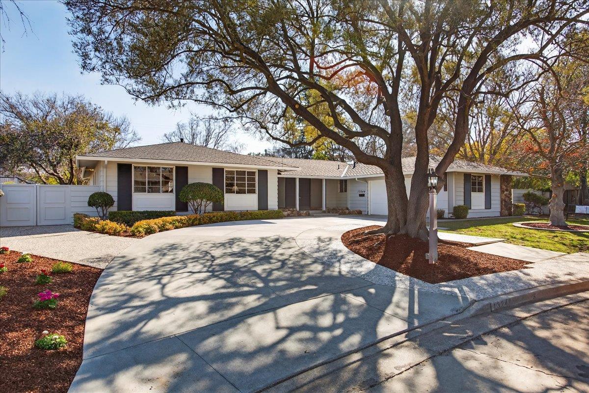 13240 VIA GRANDE Court