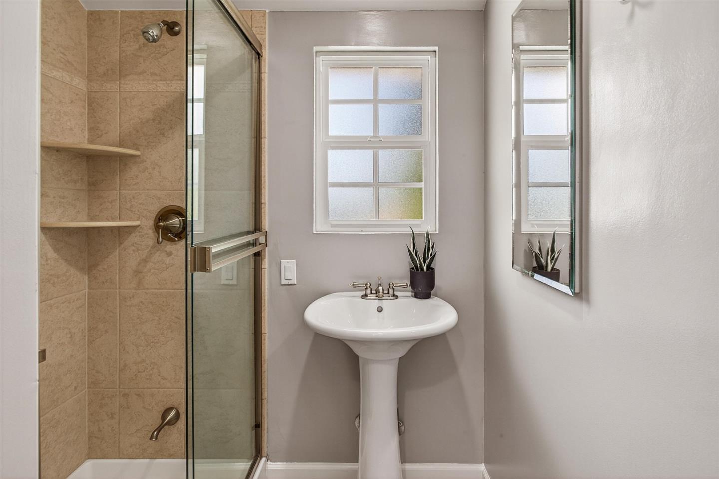 12180 SARAGLEN Drive