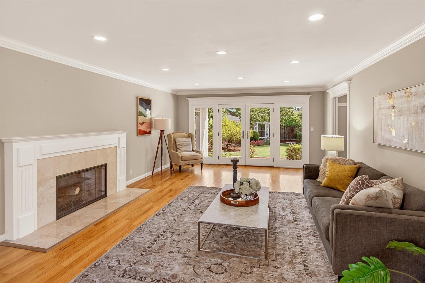 12180 SARAGLEN Drive