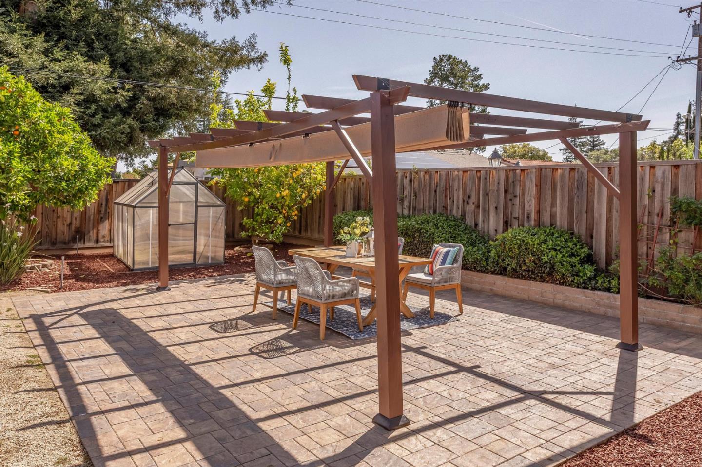 12180 SARAGLEN Drive