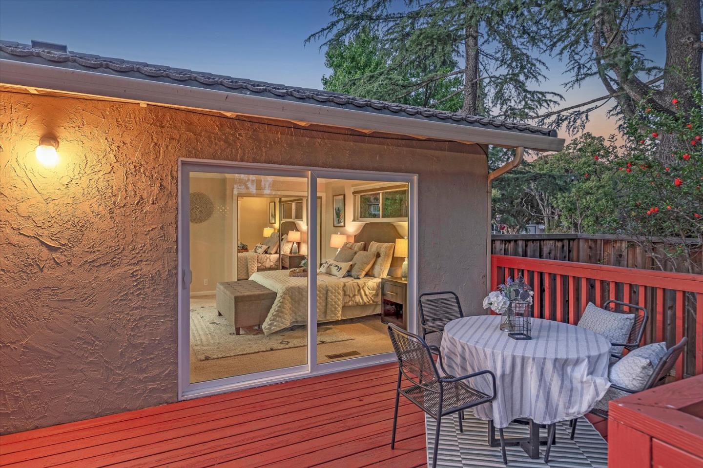 20154 KNOLLWOOD Drive