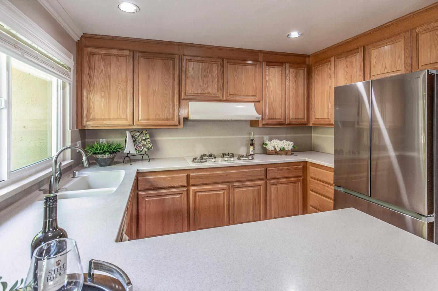 20154 KNOLLWOOD Drive
