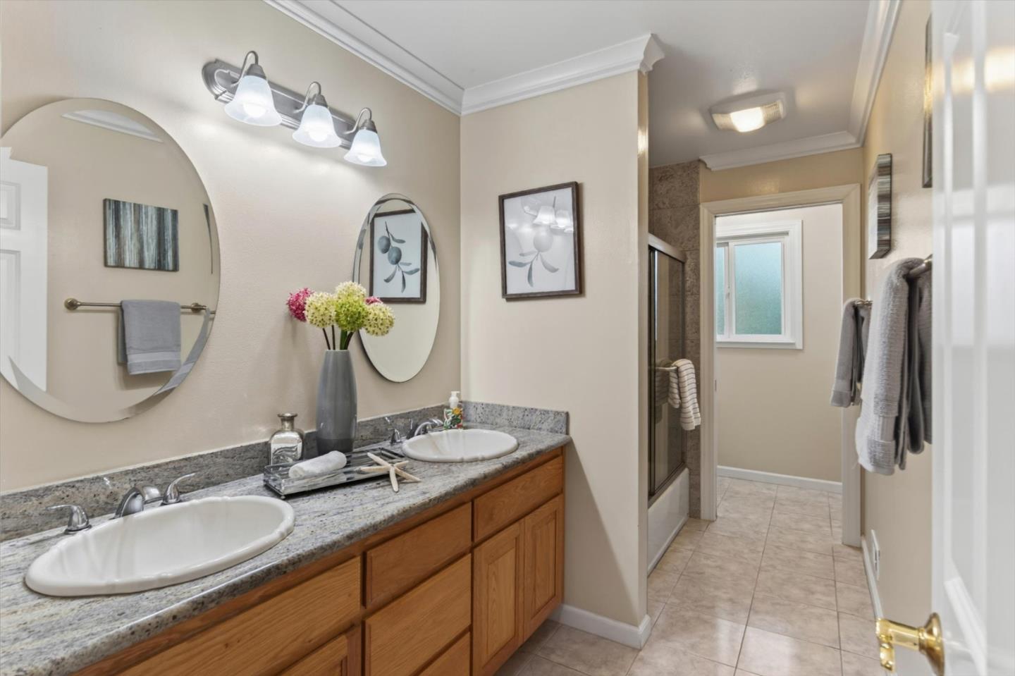 20154 KNOLLWOOD Drive