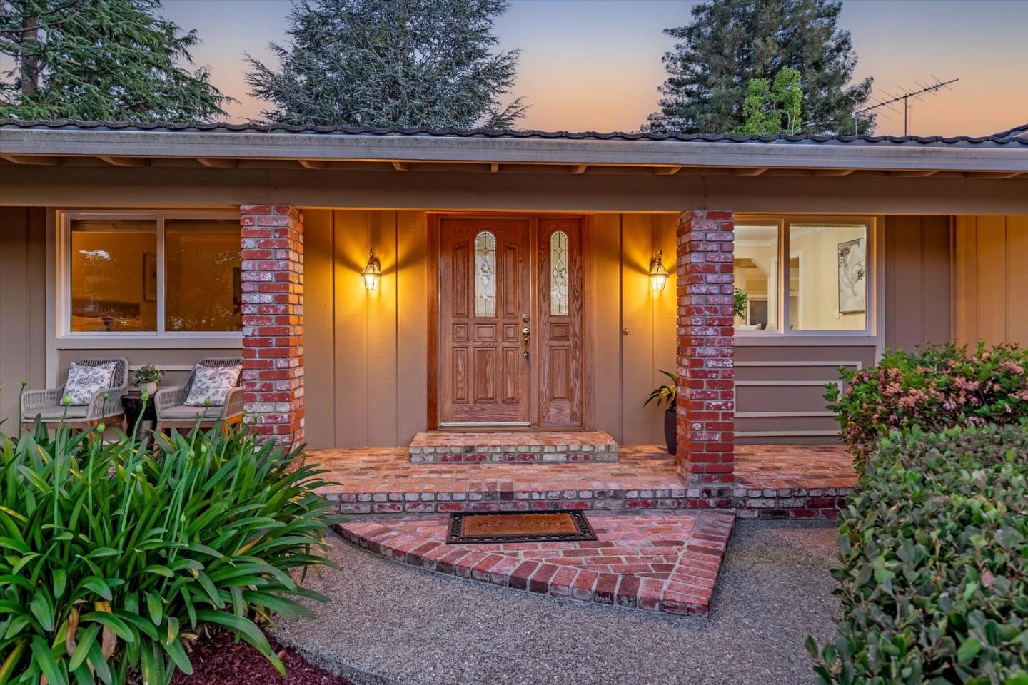 20154 KNOLLWOOD Drive