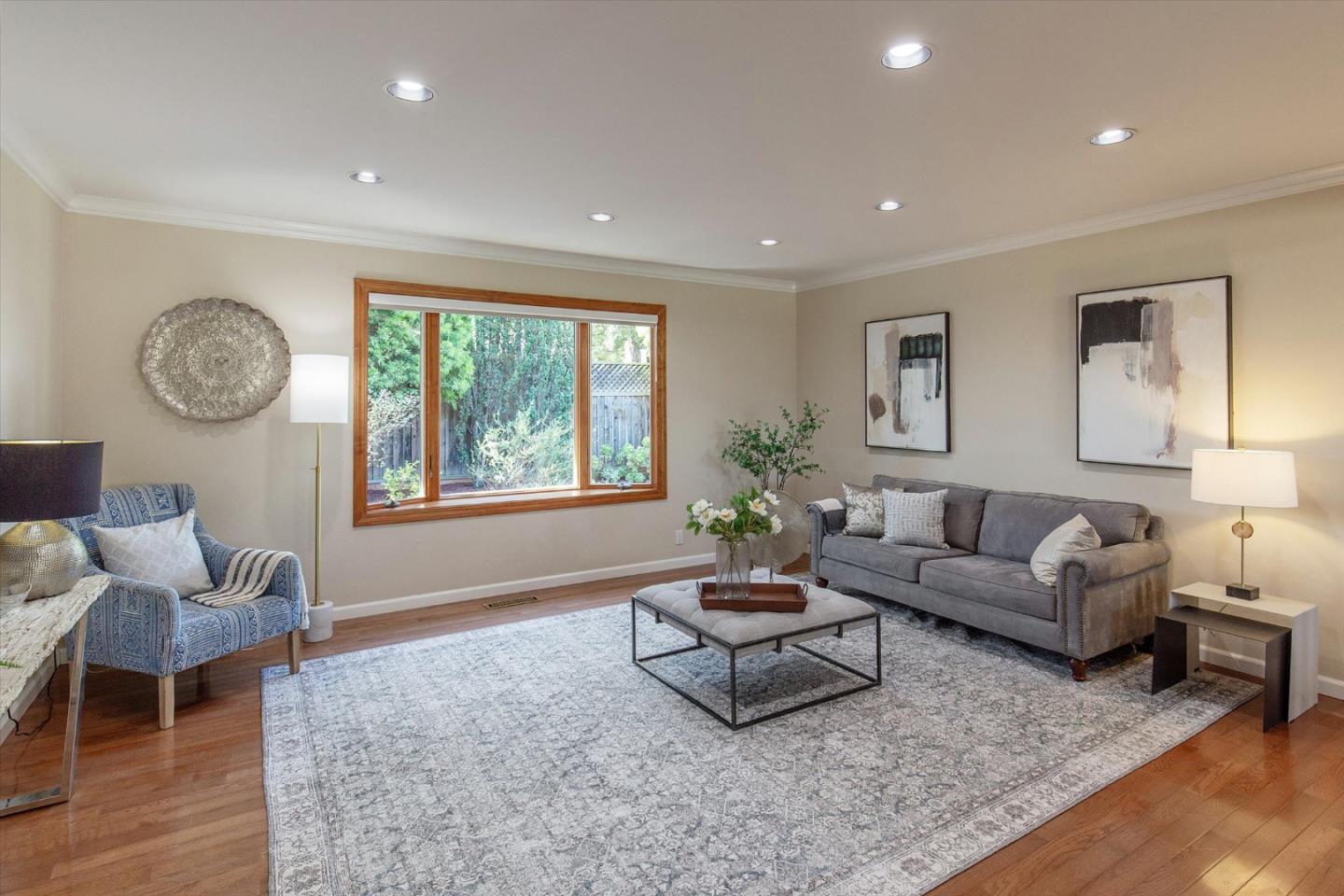 20154 KNOLLWOOD Drive