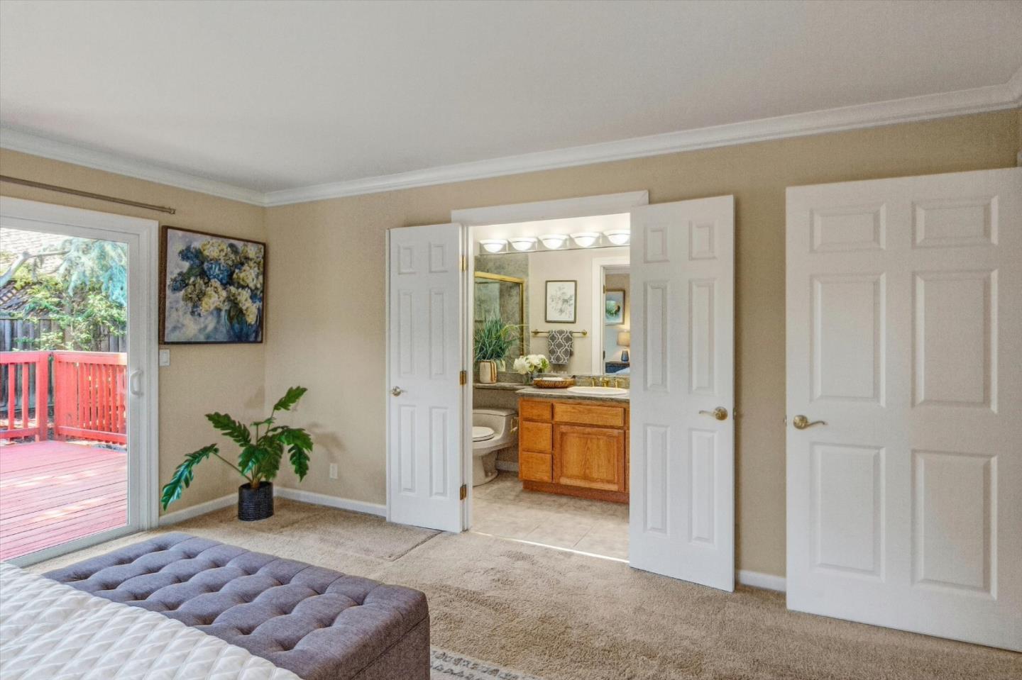 20154 KNOLLWOOD Drive