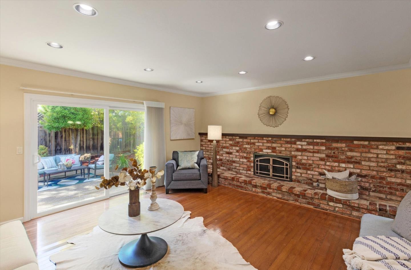 20154 KNOLLWOOD Drive