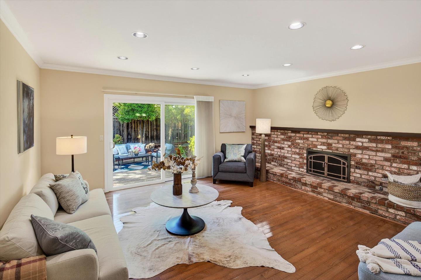 20154 KNOLLWOOD Drive