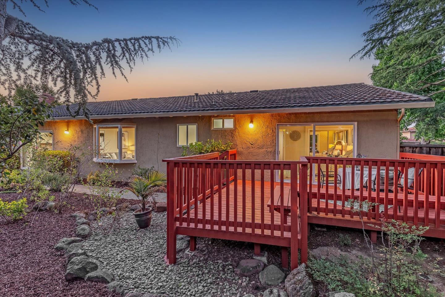20154 KNOLLWOOD Drive