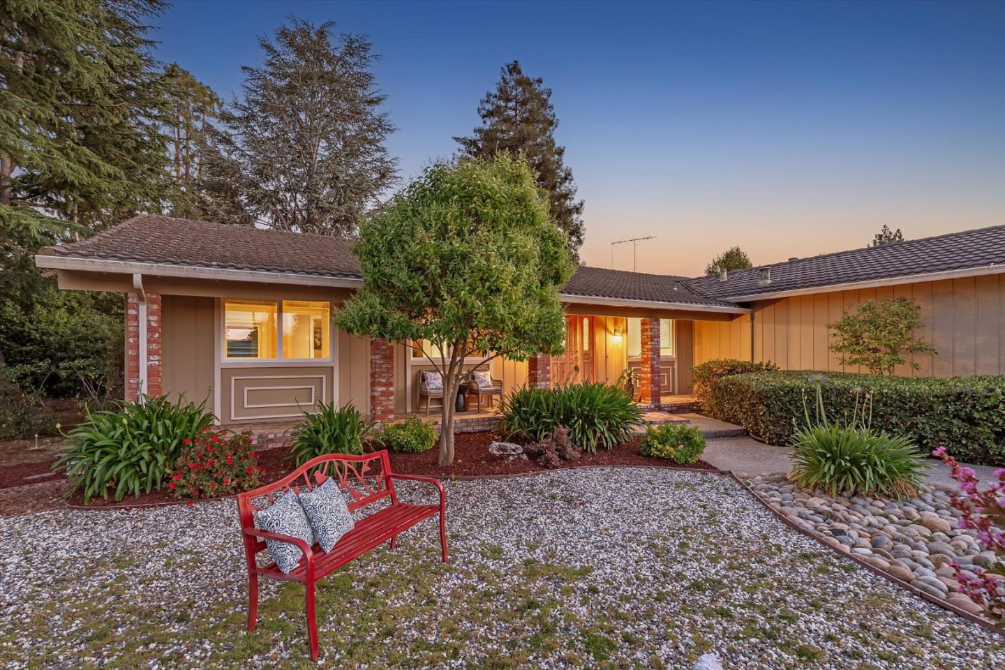 20154 KNOLLWOOD Drive