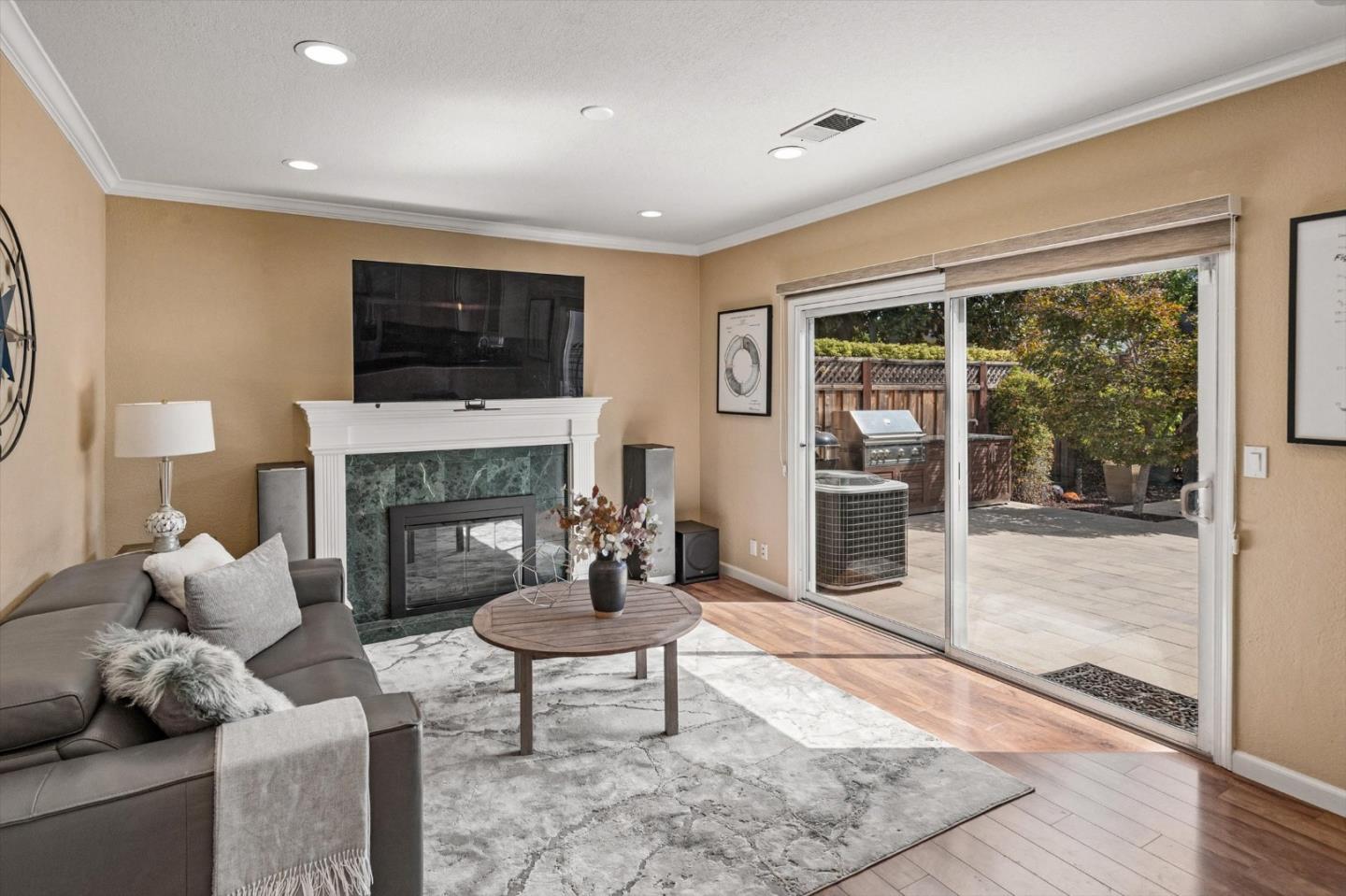 5366 RUCKER DR