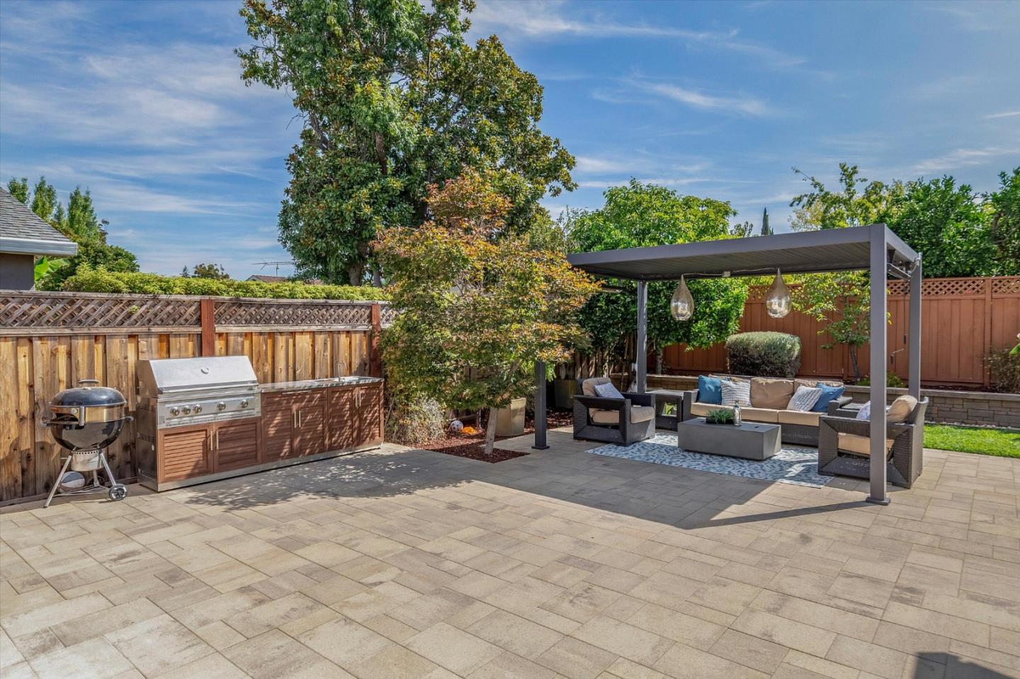 5366 RUCKER DR