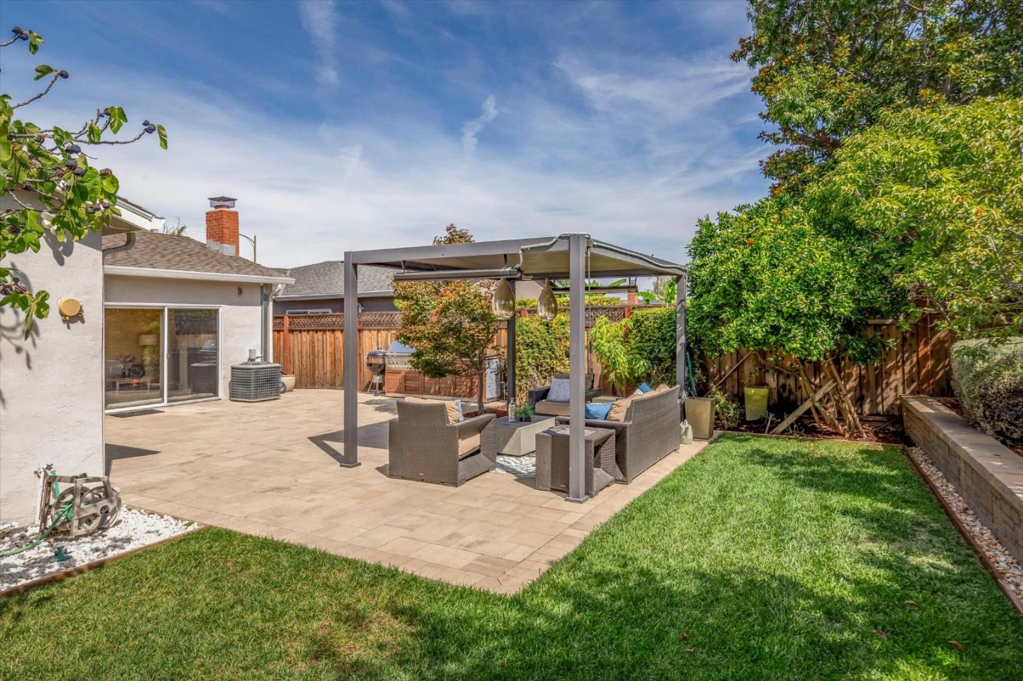 5366 RUCKER DR