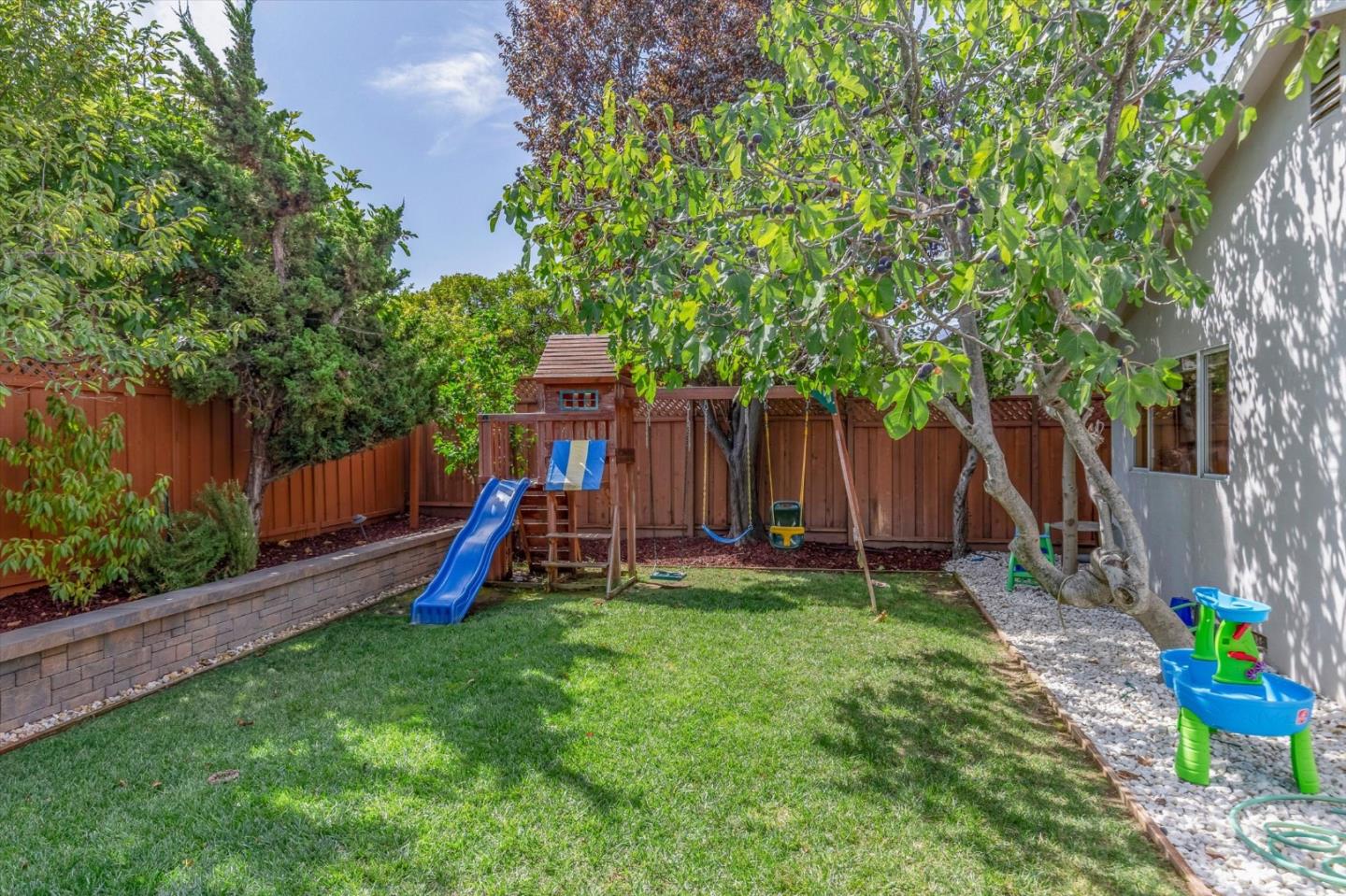 5366 RUCKER DR