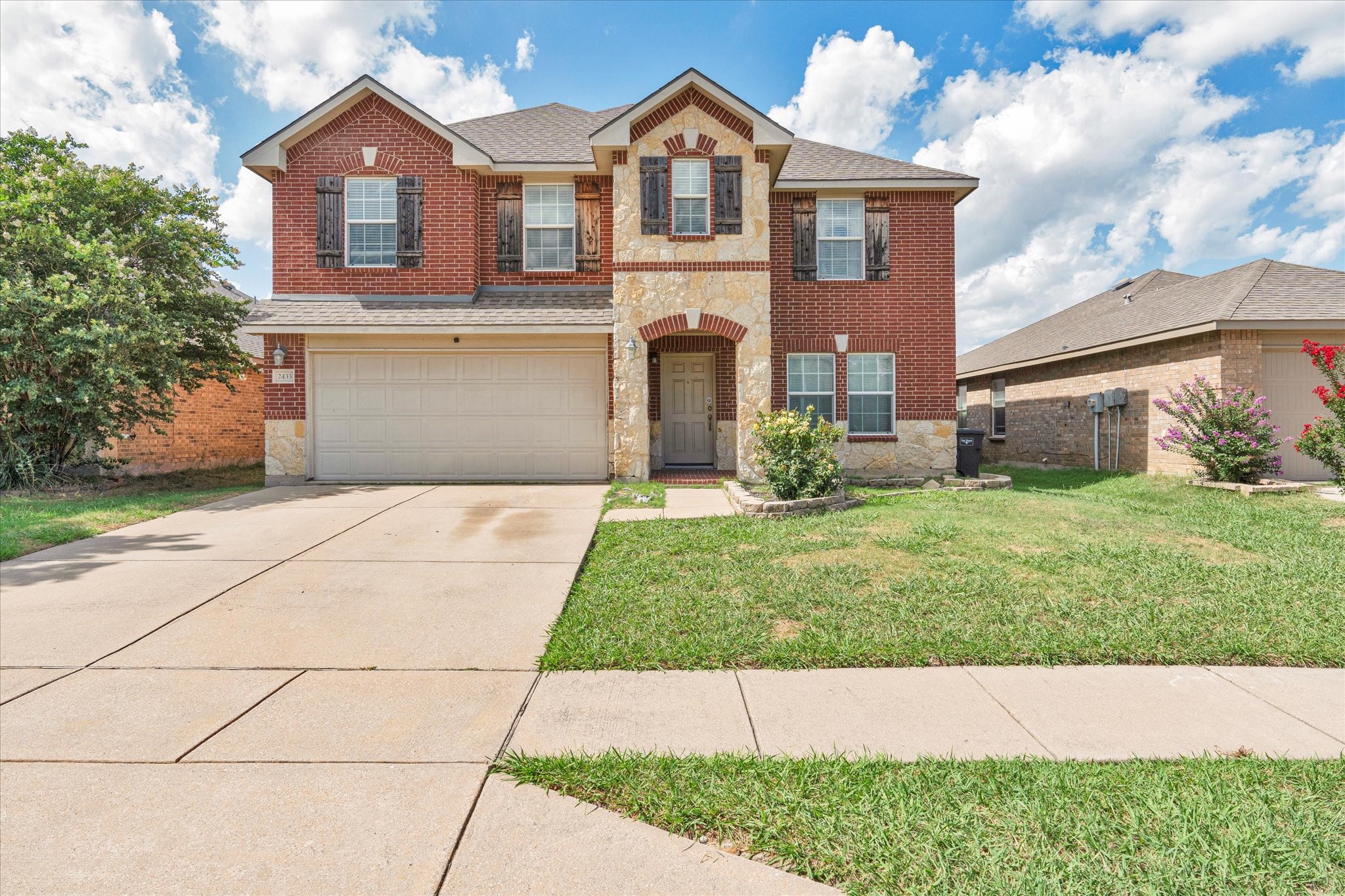 2433 Clairborne Drive