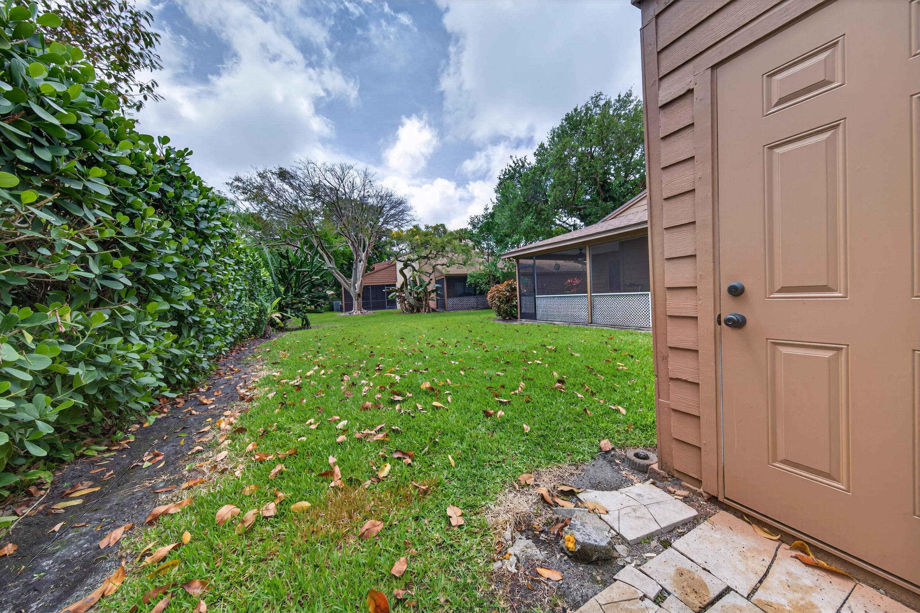 6194 Laurel Lane C