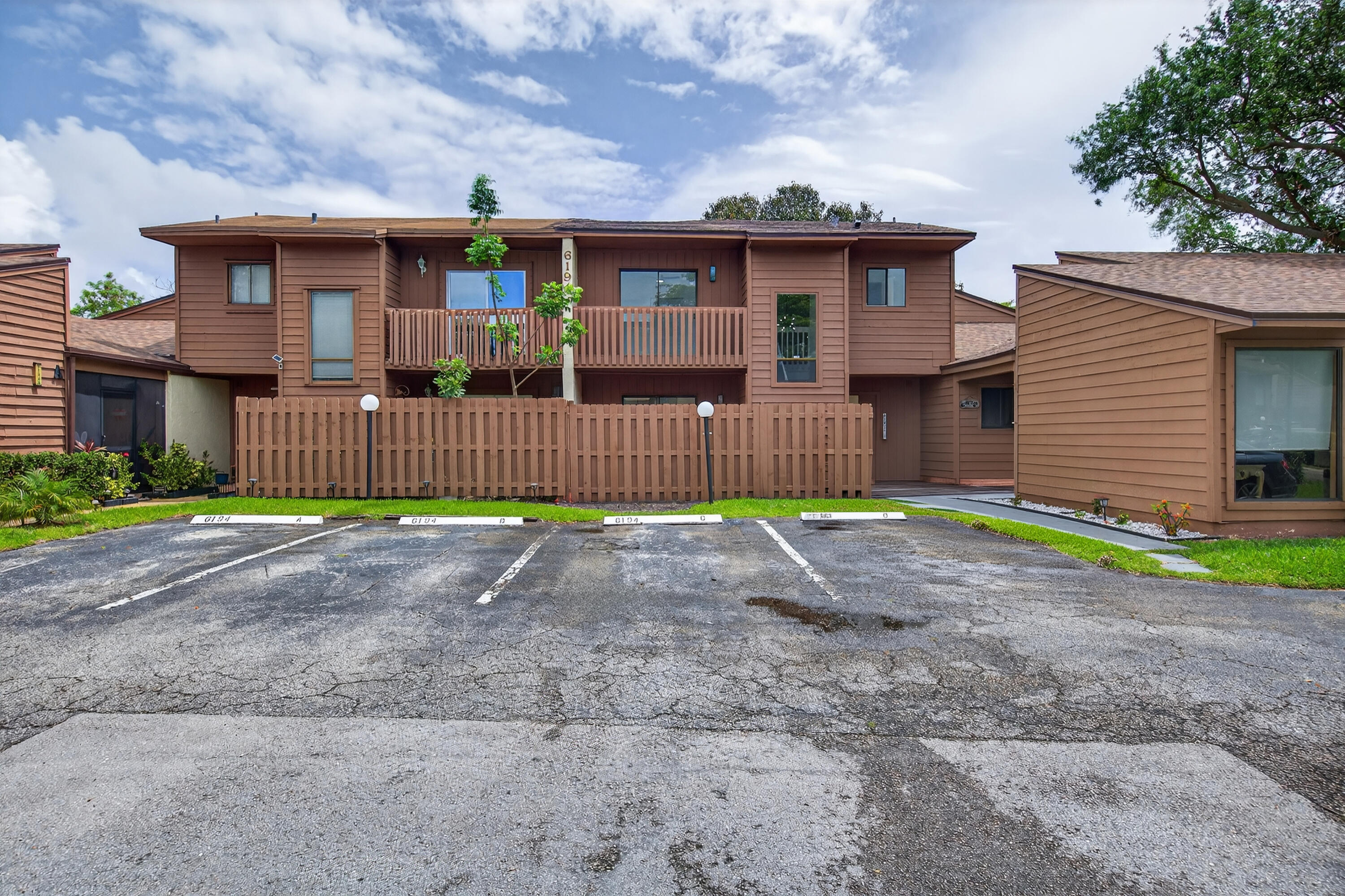 6194 Laurel Lane C