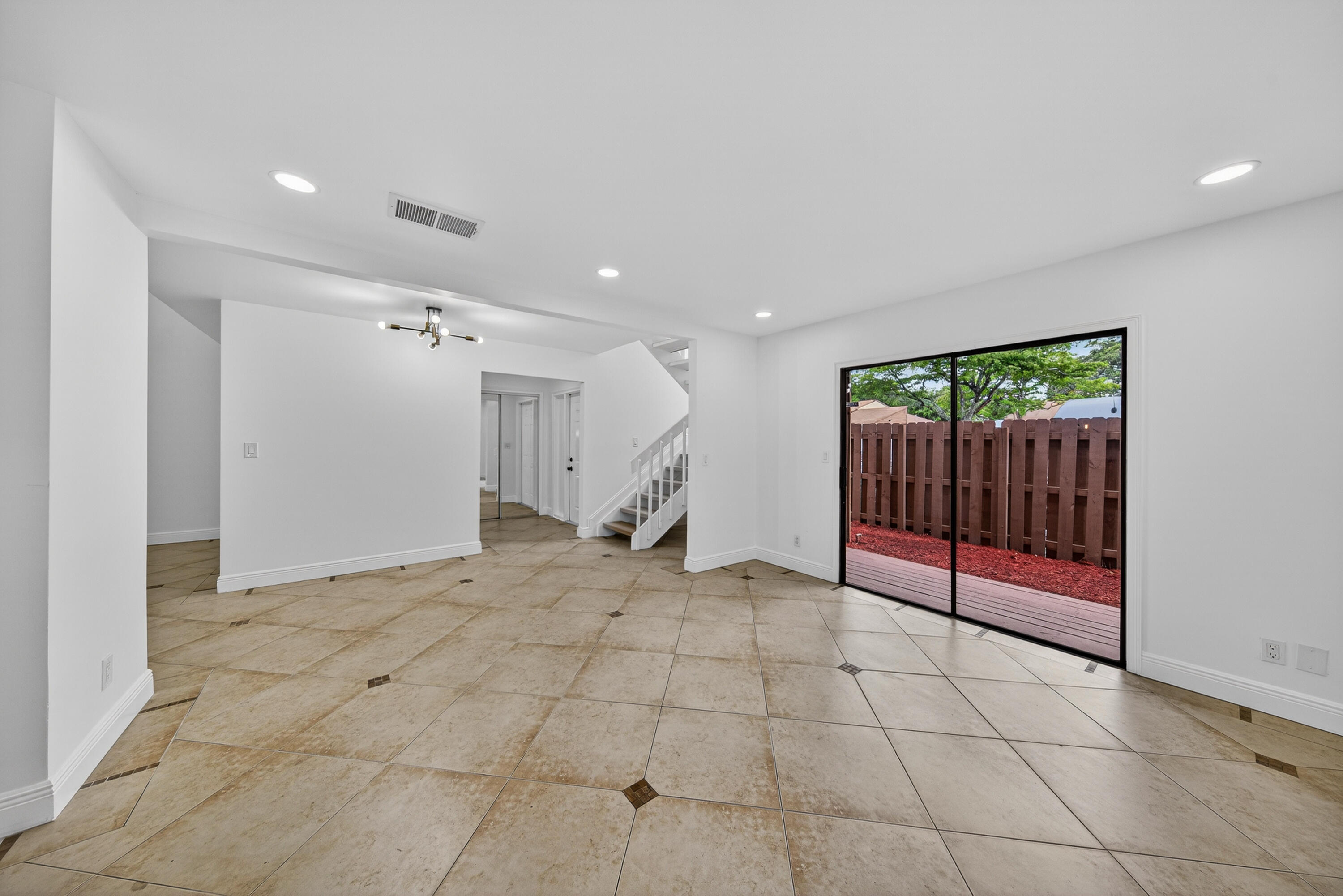 6194 Laurel Lane C