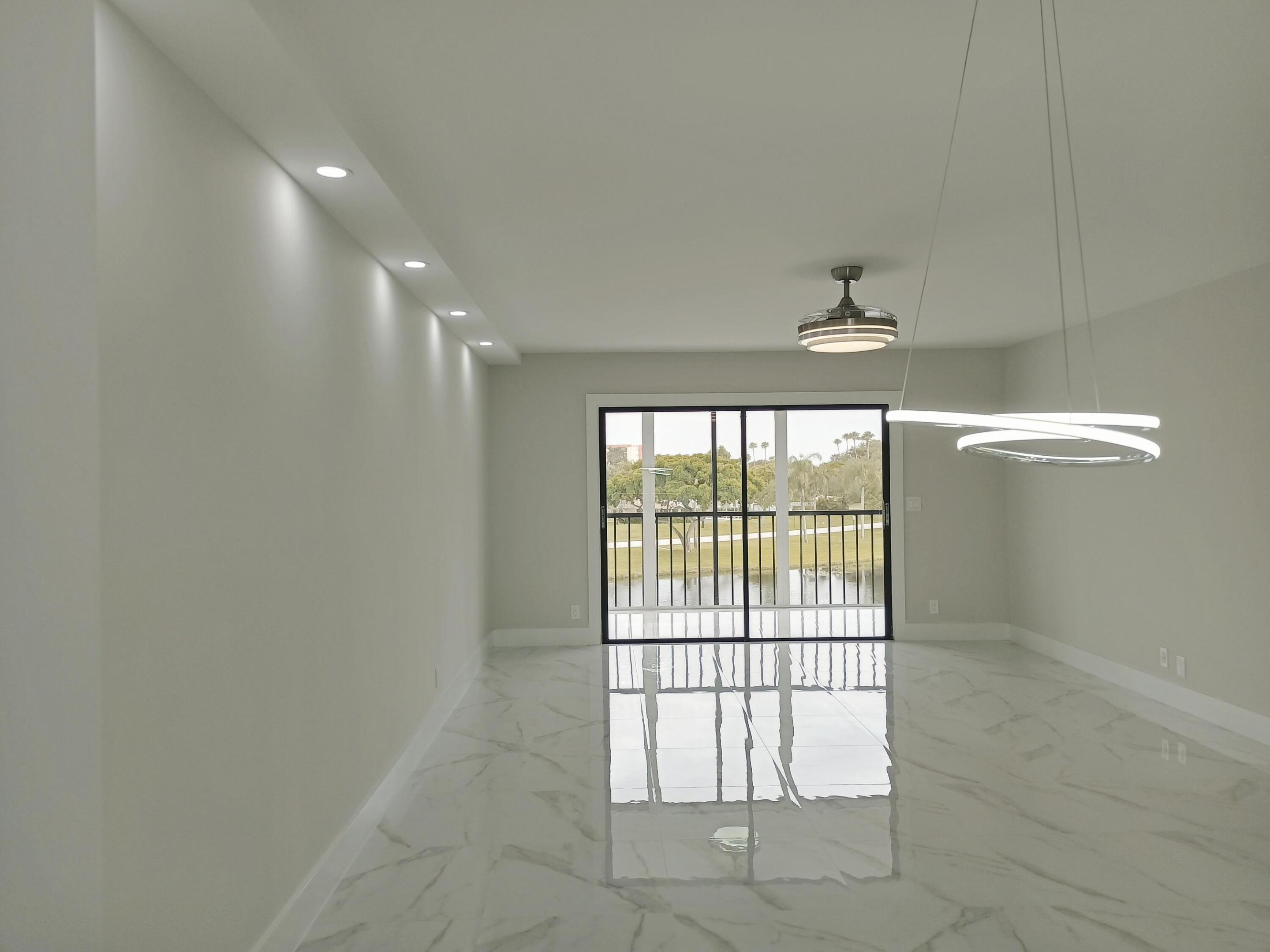 7320 Amberly Lane 305