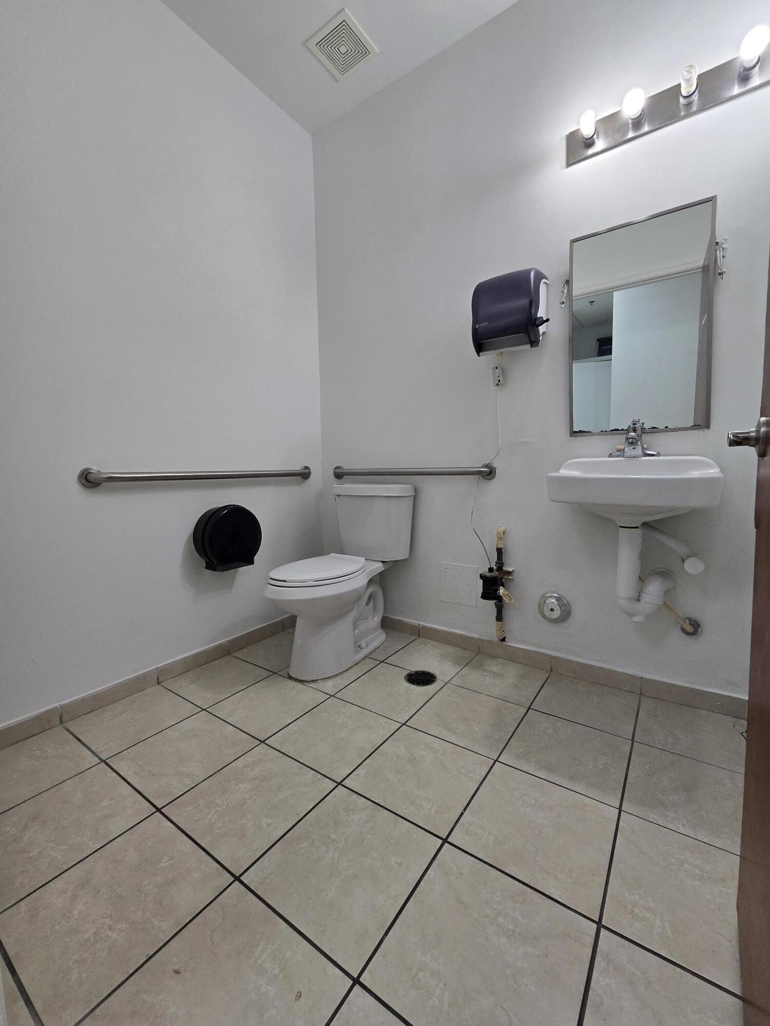 3880 W BROWARD Boulevard W