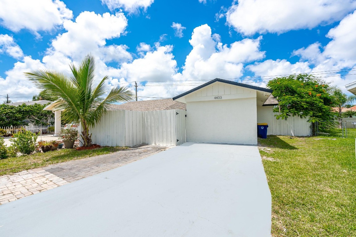 4433 SE VILLAGE ROAD