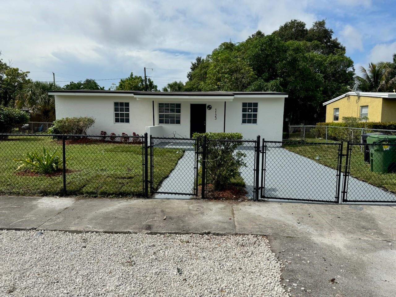 1123 NW 17th Ave