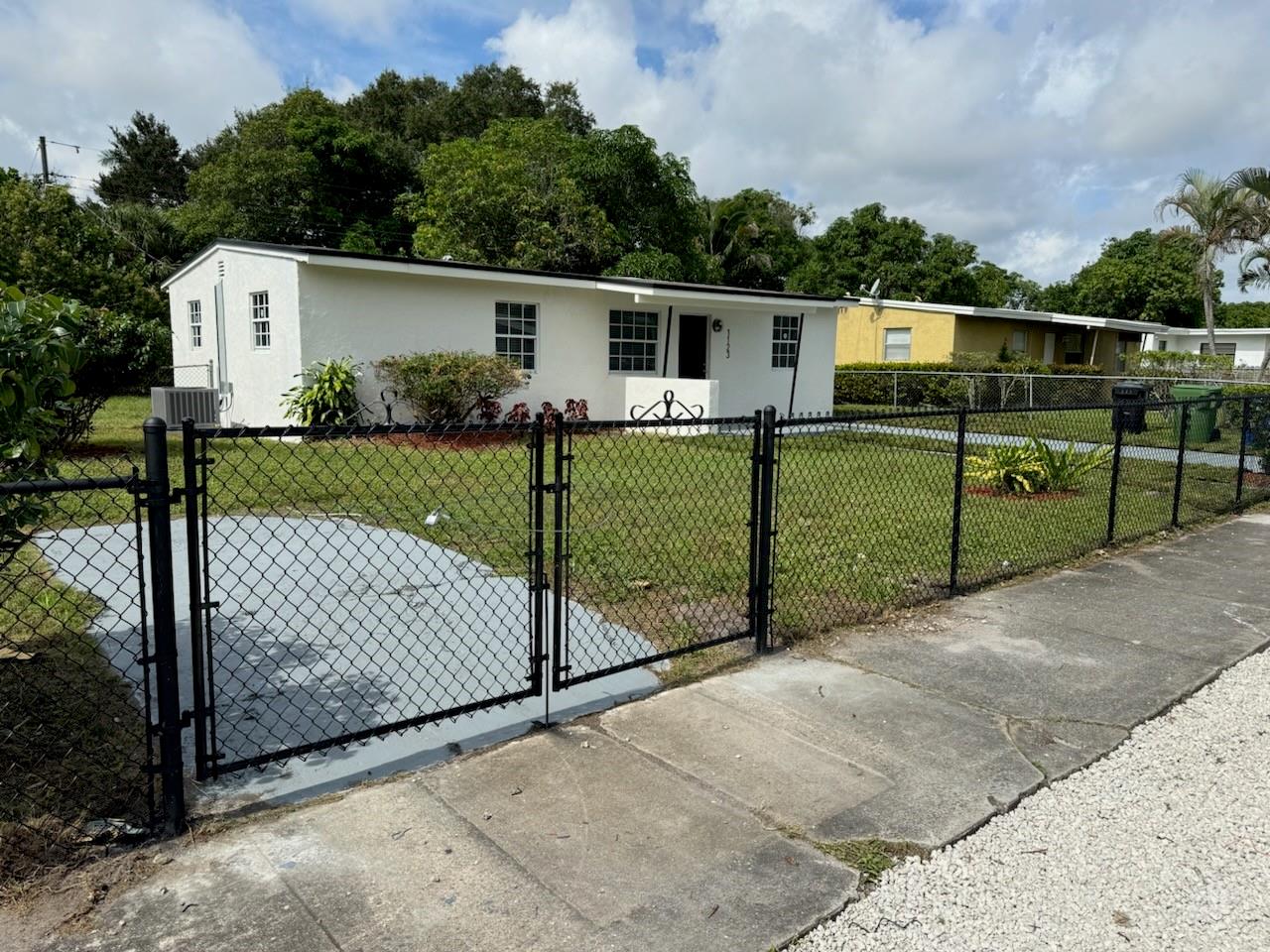 1123 NW 17th Ave