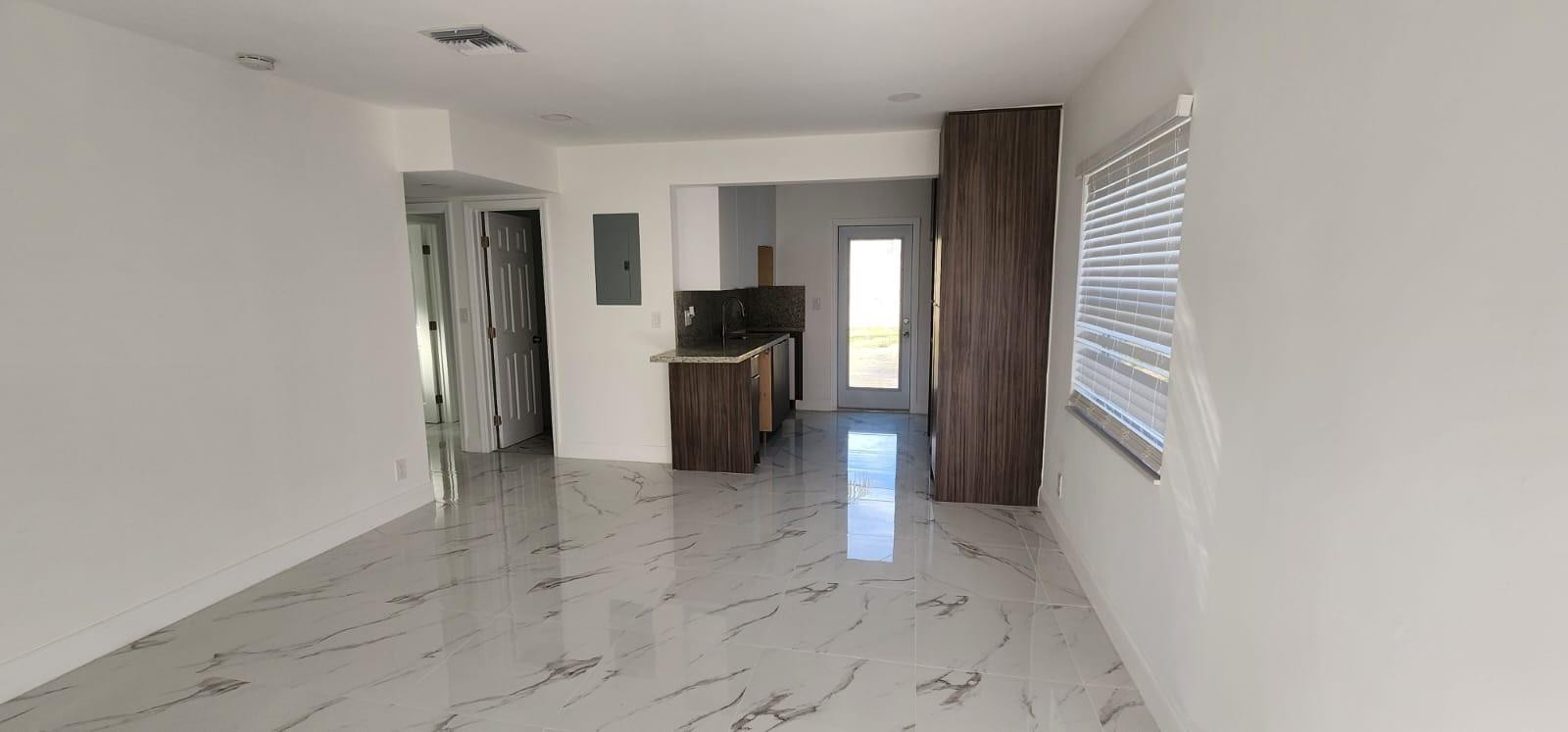 1770 Lauderdale Manor Dr