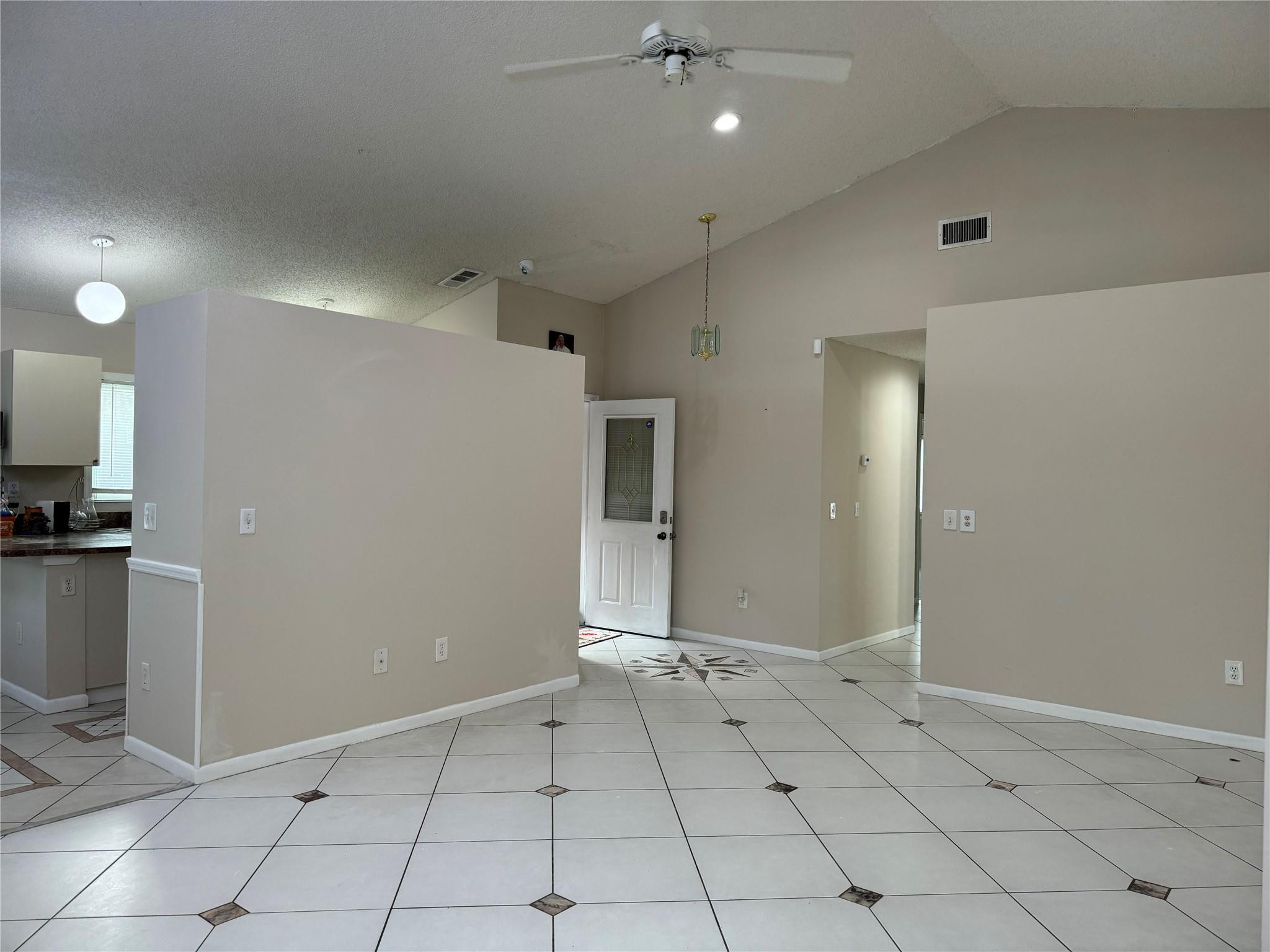 1038 W Jasmine Ln