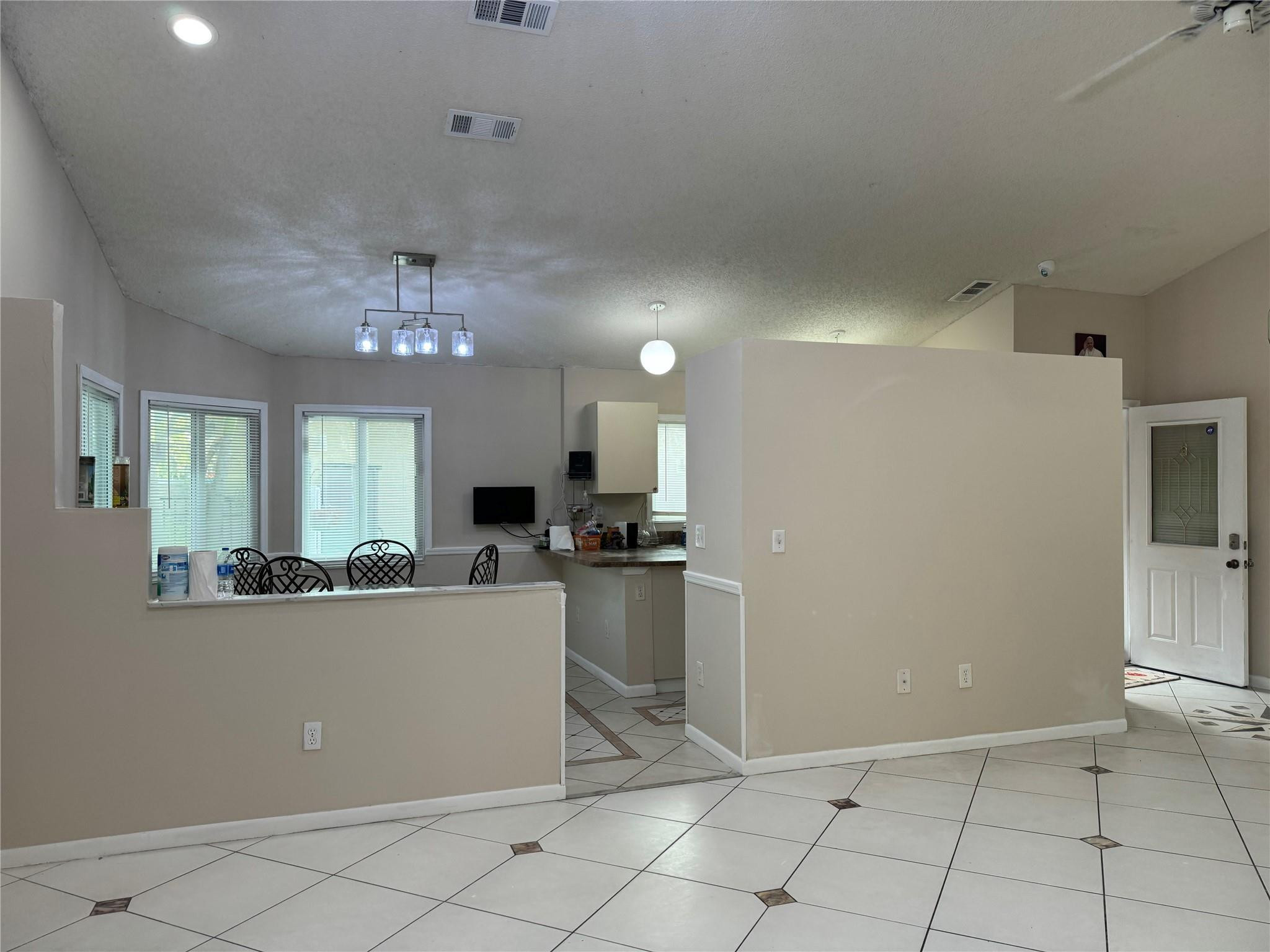 1038 W Jasmine Ln