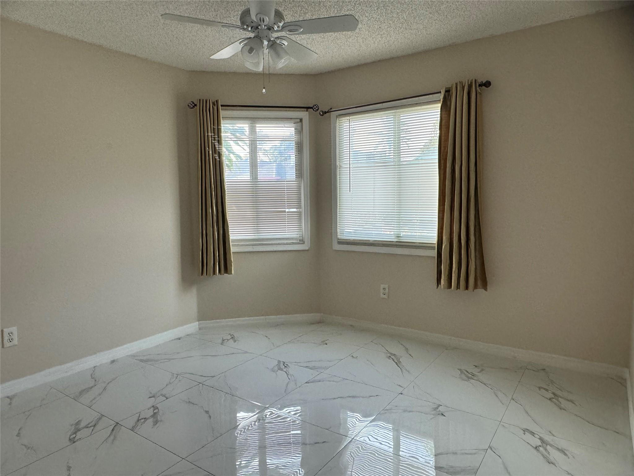 1038 W Jasmine Ln