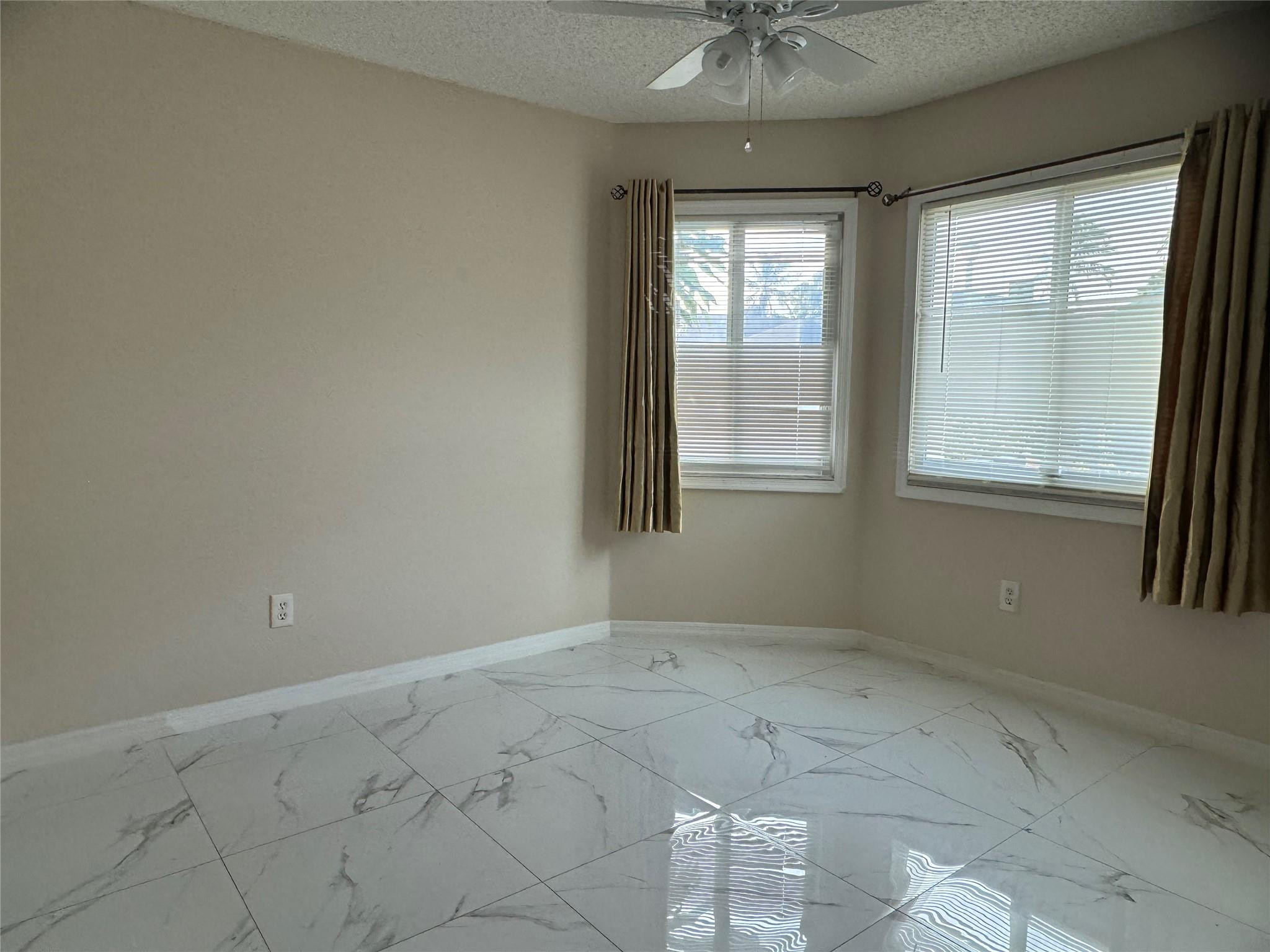 1038 W Jasmine Ln