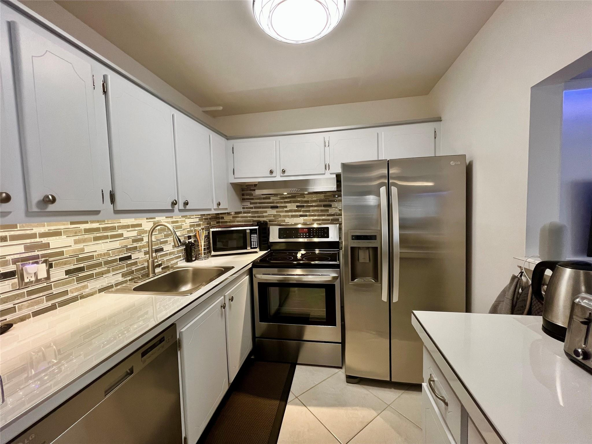 1027 Ellesmere B 1027
