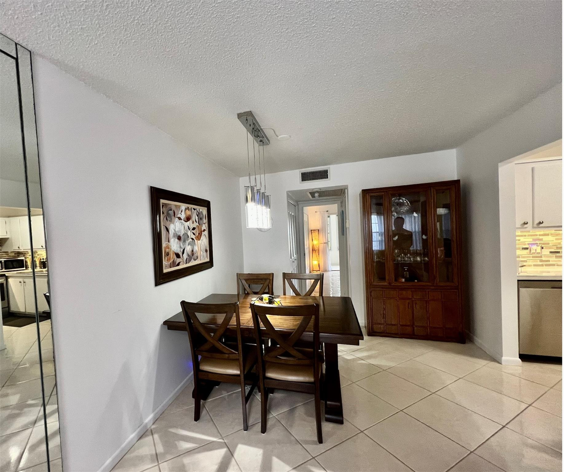 1027 Ellesmere B 1027