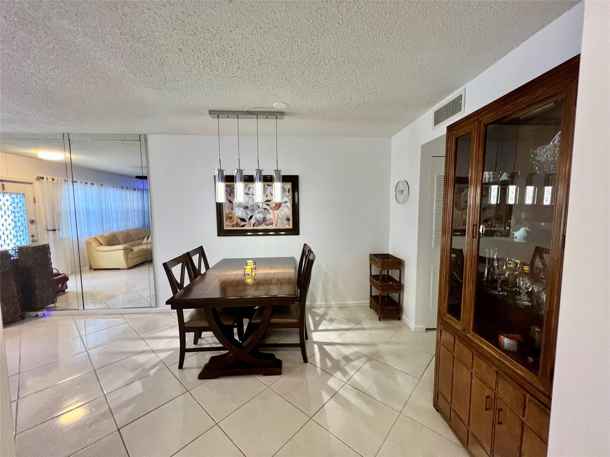 1027 Ellesmere B 1027