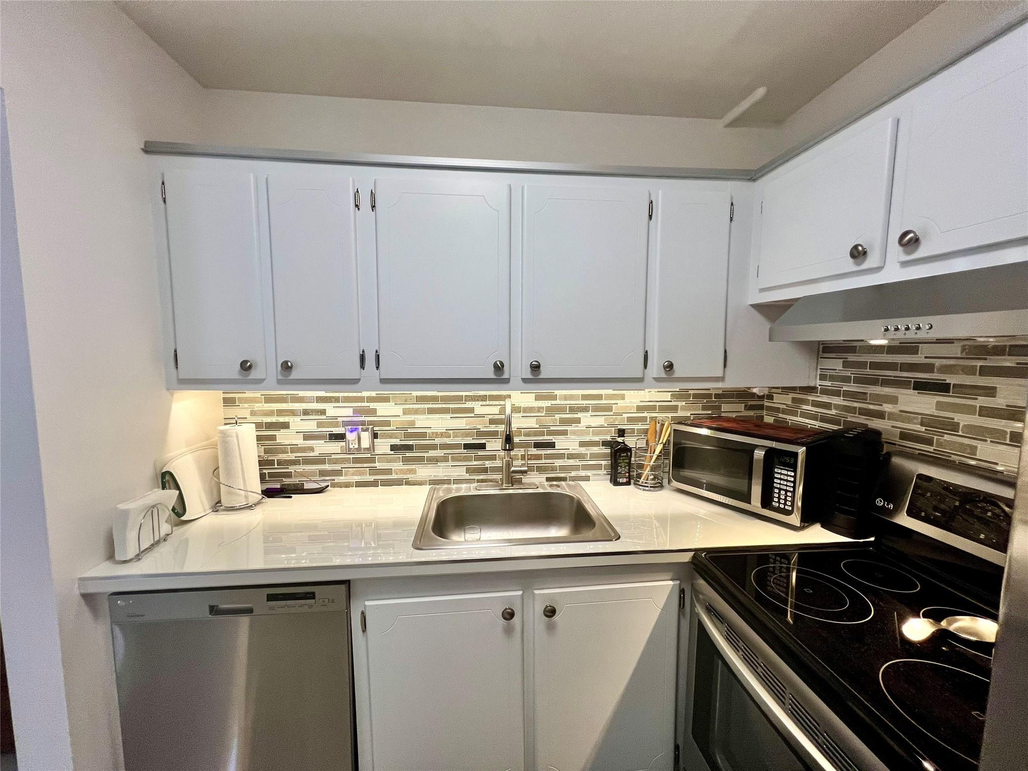 1027 Ellesmere B 1027