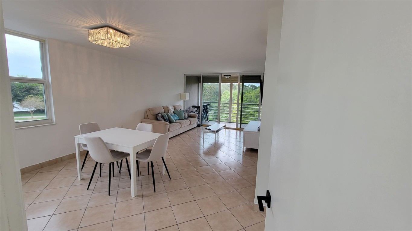 9410 Tangerine Pl 407