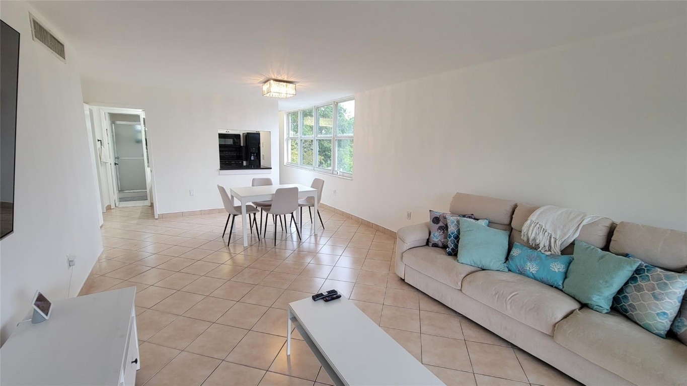 9410 Tangerine Pl 407