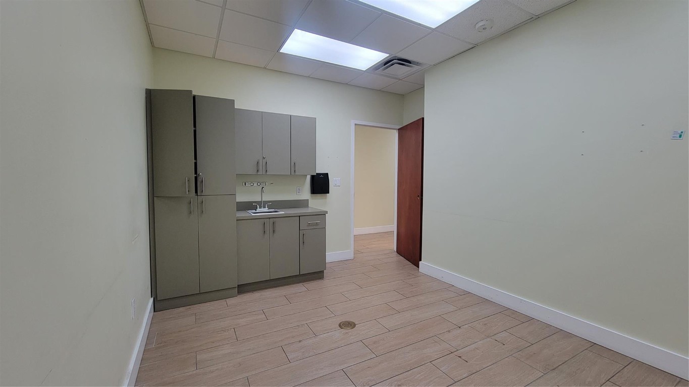 3880 W Broward Blvd B4,B5,B6,B7,B8,B9